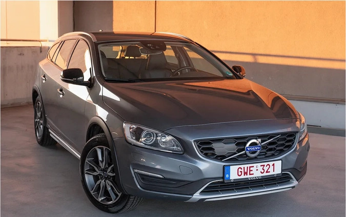 Volvo V60 Cross Country cena 59900 przebieg: 248315, rok produkcji 2017 z Lublin małe 631